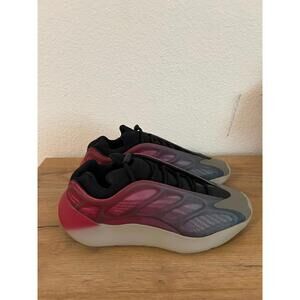 Yeezy 700 V3 Fade Carbon (Size 10.5)